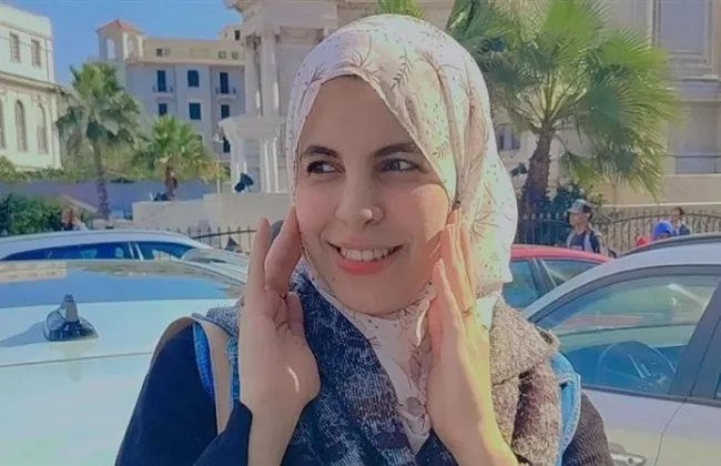 منار مجدي تستغيث من أجل ابنها