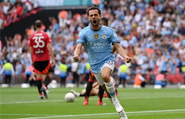 مان يونايتد يقهر مان سيتي بثنائية فى ديربي مانشستر