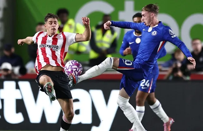 تشيلسي يعبر عقبة برينتفورد بثنائية في الدوري الإنجليزي