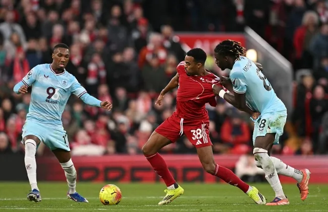 ليفربول يسقط فى فخ التعادل أمام بيرنلى فى الدورى الإنجليزى