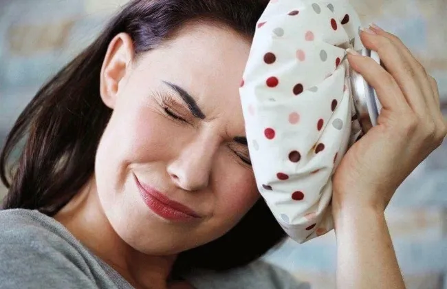 صحتك بالدنيا.. طرق طبيعية للتخلص من الصداع دون أدوية و7 علامات تحذيرية للالتهاب الرئوي عند الأطفال