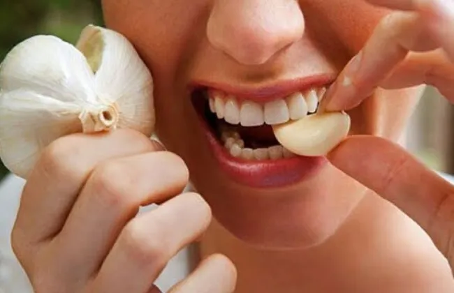 6 طرق فعّالة لتخفيف ألم الأسنان في المنزل دون أدوية