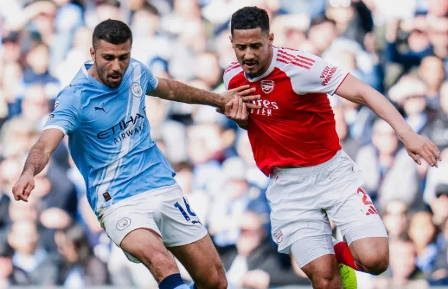 لماذا جلس مرموش على دكة السيتي أمام آرسنال؟ جوارديولا يراهن على التوقيت