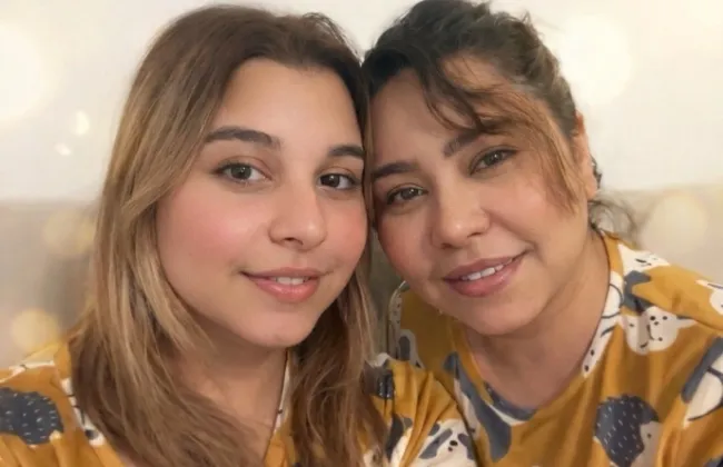 شيرين عبد الوهاب تعود للعفوية.. رقص وضحك مع ابنتها هنا على تيك توك