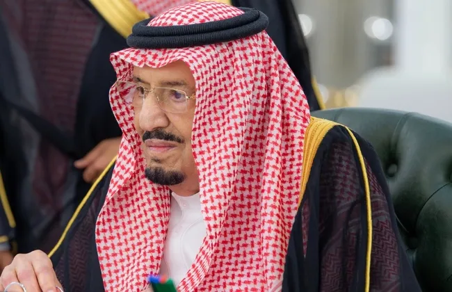 خادم الحرمين الشريفين: نقدر دور القطاعات العسكرية والأمنية في الدفاع عن الوطن