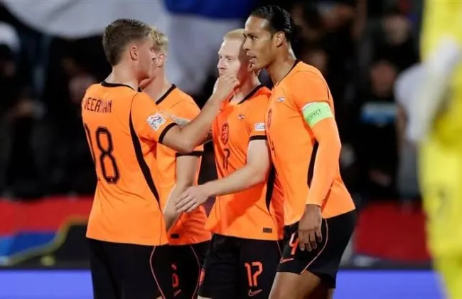 هولندا تنتزع فوزا صعبا من صربيا في دوري الأمم الأوروبية